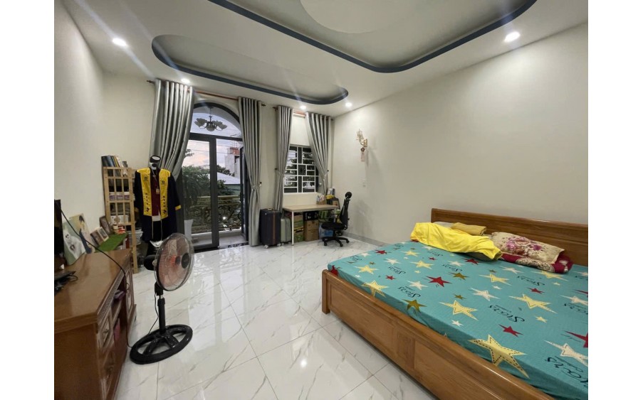 Nhà đẹp lung linh 3 tầng,84.5 m2, nhà mới. Hẻm Xe tải né nhau, thông các đường, gần Bệnh viện, Quốc lộ, Ô tô ngủ sân chỉ có 6,5 tỷ, Quận 12, TTH 21